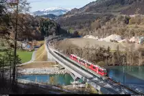 RhB STZ ABe 4/16 3105 als S1 Rhäzüns - Schiers am 21. November 2020 auf der alten Hinterrheinbrücke bei Reichenau-Tamins.