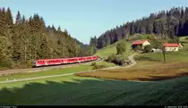 Zwei 612 (Bombardier RegioSwinger) sind unterwegs bei Weißenbachmühle (Oberstaufen).

🧰 DB Regio Bayern
🚝 RE 3285 Lindau Hbf–Augsburg Hbf
🚩 Bahnstrecke München–Lindau (Allgäubahn (Bayern) | KBS 970)
🕓 19.9.2020 | 10:05 Uhr