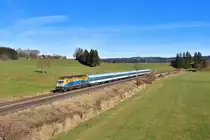 223 013 mit einem ALX am 18.11.2020 bei Görwangs.