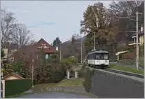 Das relativ seltene Ereignis rechtfertige den kurzen Spurt und noch ein weiters Bild: Der MOB Be 4/4 1006 (ex Bipperlisi) ist als Regionalzug 2330 auf der Fahrt von Montreux nach Fontanivent verlässt Planchamp.

23. Nov. 2020 