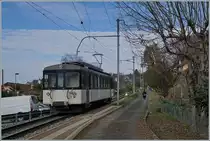 Der MOB Be 4/4 1006 (ex Bipperlisi) ist als Regionalzug 2330 auf der Fahrt von Montreux nach Fontanivent und fährt, nachdem ein Reisender in Planchamp ausgestiegen ist, weiter.

23. Nov. 2020