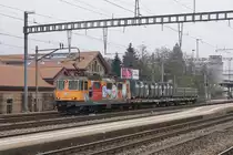 Re 420 276-8 mit dem Schlackenzug in Burgdorf am 27. November 2020.
Foto: Walter Ruetsch
