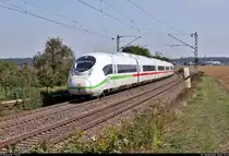 407 516-4 (Tz 716 | Siemens Velaro D) unterwegs bei Metterzimmern (Bietigheim-Bissingen).

🧰 DB Fernverkehr
🚝 ICE 9572 (Linie 83) Stuttgart Hbf–Paris Est (F) [Umleiter]
🚩 Bahnstrecke Bietigheim-Bissingen–Bruchsal (Westbahn (Württemberg) | KBS 770)
🕓 20.9.2020 | 13:53 Uhr