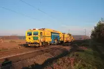 Leonhard Weiss Plasser und Theurer Unimat 09-4x4/4S Stopfmaschine am 28.11.20 in Babenhausen