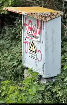 In der Nähe des Hp Halle Zscherbener Straße steht dieser alte Signalfernsprecher.

🚩 Bahnstrecke Merseburg–Halle-Nietleben (KBS 588)
🕓 24.9.2020 | 18:09 Uhr