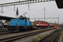 Der Zug, mit den BDe 4/4 47 ist steht im Bahnhof Kaiseraugst und wartet auf die Weiterfahrt zum Werk 2 der Firma Thommen. Die Aufnahme stammt vom 10.12.2020.