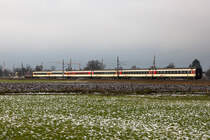 Mein letztes Bild auf österreichischem Boden von einem Lokbespannten EuroCity mit Schweizer Wagen. 421 371-6 zieht dem EC EuroCity 194 zwischen Lauterach und Hard. 11.12.20