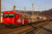 80-73 017-0 mit Schublok 1144 052-8 an der Spezial Vorarlberger Nahverkersgarnitur in Dornbirn. 3.12.20 