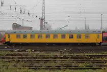 Der Funkmesswagen der DB Kommunikationstechnik GmbH 60 80 09-24 200-9(P)296.3 stand am 12.12.2020 im Rostocker Hbf.