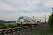 Am späten Nachmittag des 21.04.2020 fuhr 403 052-4  Mönchengladbach  als ICE 102 (Basel Bad Bf - Hannover Hbf) nördlich von Hügelheim über die KBS 702 durchs Markgräflerland in Richtung Buggingen.