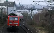 Am 12.12.2020 zog 111 121 den letzten umgerehten DB RE4 Wagenpark nach Dortmund durch Wetter(Ruhr). 