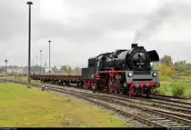 23 1097-1 (35 1097-1) ist anlässlich des Herbstlokfests mit mehreren Flachwagen als  Fotogüterzug  auf dem Gelände des Lokschuppen Staßfurt unterwegs.

🧰 Interessengemeinschaft Traditionslok 58 3047 e.V.
🕓 26.9.2020 | 10:43 Uhr