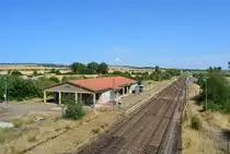 Blick auf den Haltepunkt Görsbach samt Empfangsgebäude.

Görsbach 02.08.2018