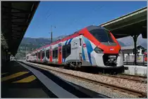 Ein Jahr Léman Express. Das erste Jahr des Léman Express war von verschiedenen Problemen gekennzeichnet welche den Betrieb behinderten oder zu Einschränkungen führten. Wenn alles gut geht sollten diese Probleme bis im April 2021 ausgeräumt werden, so dass dann ein stabiler Betrieb möglich sein wird.

Die dritte und letzte der Léman Express Destination in Frankreich: St-Gervais Les Bains Le Fayet. (Die SL 6 nach Bellgarde wird vom Léman Express nur zu Stosszeiten angefahren und findet in dieser Bilderserie keine weitere Beachtung.). In St-Gervais Les Bains Le Fayet. wartet der Z 31500 M Coradia Polyvalent régional tricourant Z 31 517 auf die Abfahrt nach Coppet. 

Planung und Bau des Léman Expresses dauerten über ein Jahrhundert, vor diesem Hintergrund fällt mir das Aufbringen der Geduld etwas weniger schwer, nach Beseitigung der Probleme eingend den Léman Express erkunden zu können. 

7. Juli 2020