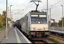 Kesselzug mit 186 263-0 durchfährt den Hp Halle Rosengarten auf Gleis 2 Richtung Angersdorf.

🧰 Akiem S.A.S., vermietet an die CTL Logistics GmbH
🚩 Bahnstrecke Halle–Hann. Münden (KBS 590)
🕓 2.10.2020 | 17:47 Uhr