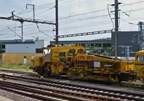 CFL 791 Plasser & Theurer USP 2010 SWS 99829225791-7 Universalschotterverteil- und Planiermaschine war am 10.06.2019 oberhalb des Bahnhofes von Mersch abgestellt.