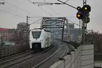 DB S-Bahn Rhein Neckar Siemens Mireo 463 027-3 am 03.01.21 in Mannheim Handelshafen vom Bahnsteig per Zoom fotografiert