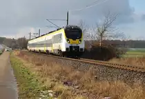 8 442 322/822 durchfährt am 09.01.2021 (13:24) in wenigen Sekunden den Ort Bad Rappenau-Babstadt und erreicht mit einer Verspätung von ca. 2 Minuten den nächsten Halt Bad Rappenau in ca. 3 Minuten. 
Linie: Re10b Mannheim Hbf -> Heilbronn Hbf
Fahrzeug: 8 442 322/822