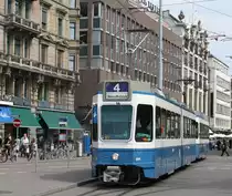 Be 4/6 2054 beim Bellevue am 04.06.2011.