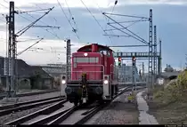 294 820-6 (294 320-7 | 290 320-1 | DB V 90) rangiert auf den Gütergleisen in Halle (Saale) und erhält damit ein paar Meter Auslauf von der hiesigen Zugbildungsanlage (ZBA).
Viele Grüße an das freundliche Lokpersonal!
Aufgenommen am Bahnübergang (Bü) Karl-von-Thielen-Straße.

🧰 DB Cargo
🕓 13.11.2020 | 16:23 Uhr
