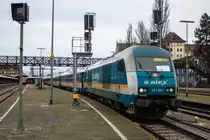 Das letzte Mal das ich ein Bild von einem Alex in Lindau gemacht habe und das letzte Bild welches ich hier von einem Alex aus Lindau und der Allgäubahn hochgeladen habe. 223 061 steht mit Abschiedsschild und Trauerflur für ihre letzte Fahrt von Lindau Hbf nach München Hbf am 12.12.20 bereit.