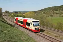 Nachschuss auf SWEG/HzL 248 (650 644-7), als dieser am Nachmittag des 24.04.2020 als Ringzug (Bräunlingen Bahnhof - Rottweil) gleich an den Bahnsteig vom Haltepunkt Rottweil Saline fährt.