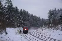 232 469 zieht den Sonntäglichen 51716 am 10.01.2021 durch den Schnee.