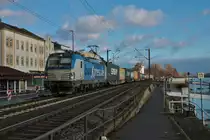 BoxXpress Siemens Vectron 193 537-8 mit Containerzug in Rüdesheim am Rhein am 09.01.21