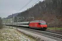 Re 460 009-4 fährt Richtung Bahnhof Tecknau. Die Aufnahme stammt vom 11.01.2021.