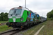 Am Abend des 03.05.2020 stand ELL/SETG 193 839  Alpen  wieder einmal mit einem Holzzug nach Lenzing im Güterbahnhof von Neuenburg (Baden) abgestellt und wartete darauf mit ihrem Zug in Richtung Östereich aufzubrechen.