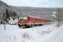 Ein schönes Gespann war am 16. Januar 2021 im Donautal bei Neidingen unterwegs. 628 542 und 526 fuhren als RE 3248 von Ulm nach Donaueschingen.