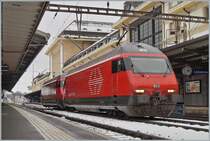 In der Regel werden Lokzüge vermieden und die entsprechenden Fahrzeuge planmässigen Zügen mitgegeben. 
Heute unterstrichen zwei Re 460 die Ausnahme der Regel und verkehrten als Lokzug 36955 von Genève nach Brig. 
Das Bild zeigt die beiden Re 460 070-6 und 045-8 beim Halt in Lausanne. Zur Vollständigkeit hier noch die UIC Nummern der beiden Re 460: 91 85 4 070-6 CH-SBB und 9185 4 460 045-8 CH-SBB). 

17. Januar 2021 