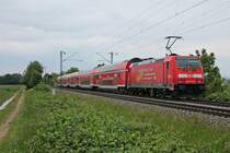 Nachschuss auf 146 225-8  Baden Württemberg erfahren , als diese am Nachmittag des 14.05.2020 ihren RE (Basel Bad Bf - Freiburg (Brsg) Hbf) südlich von Buggingen über dei Rheintalbahn durchs Markgräflerland in Richtung Norden schob.