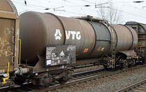 Kesselwagen vom Einsteller VTG AG mit der Nr. 37 TEN 80 D-VTG 784 6 888-1 Zacns Maschen Rbf Befüllung; siehe UN-Nr.: 80/1789 = Salzsäure, in einem gemischten Güterzug am 20.01.21 Bf. Saarmund.