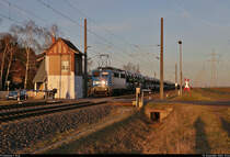 Autotransportzug mit 140 810-3 (140 041-5) unterwegs an der Blockstelle (Bk) Braschwitz Richtung Halle (Saale).

🧰 Eisenbahn-Bau- und Betriebsgesellschaft Pressnitztalbahn mbH (PRESS)
🚩 Bahnstrecke Magdeburg–Leipzig (KBS 340)
🕓 18.12.2020 | 15:24 Uhr