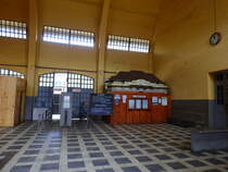 Blick in die Schalterhalle des Bahnhofs Fianarantsoa auf Madagaskar am 21.11.2018.