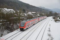 In winterlicher Landschaft am 18.01.2021 in dreifach-Traktion die Baureihe 648 Richtung Nürnberg Hbf.
Aufgenommen in Hersbruck (r.Pegnitz).