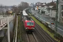 DB Cargo Siemens Vectron 193 345 am 23.01.21 in Mainz Weisenau von einer Brücke fotografiert 