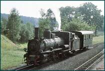 399.02 mit Kurzzug in Alt Nagelberg. (Archiv 09/75)