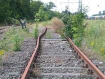 Hier haben sich die Schienen leicht verzogen. Viel Gl�ck f�r die n�chste Bahn. 