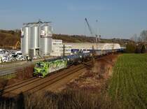 Die 192 034 mit einem Kesselzug am 10.04.2021 unterwegs bei Schalding.
