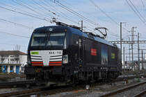 Eingemietete Siemens Vectron 193 712-7 der BLS durchfährt solo den Bahnhof Pratteln. Die Aufnahme stammt vom 25.03.2021.
