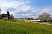 Ein railCare-Zug mit einer Rem 476 unterwegs ins Bündnerland, genauer nach Felsberg in die dortige Umschlagsbasis. Aufgenommen bei Au ZH am 15. April 2021.