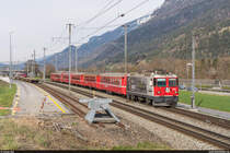 RhB Ge 4/4 II 616 mit RE Disentis - Scuol-Tarasp am 9. April 2021 bei Felsberg.