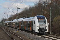 Mit Eisnase sind die Abellio RRX-Triebzüge 462 060+462 084 als NRW-RE1 (Zug RE26820=Hamm-Hbf11:20-Eschweiler-Hbf13:53) unterwegs.

2021-02-10 Köln-Stammheim 