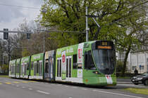 Be 6/10 Tango 162 mit der U-Abo Werbung, auf der Linie 10, fährt zur Haltestelle Aeschenplatz. Die Aufnahme stammt vom 12.04.2021.