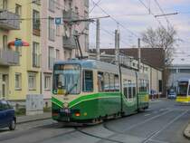 Graz. Auf Schulungsfahrt war TW 605 am 16.04.2021, hier in der Laudongasse.