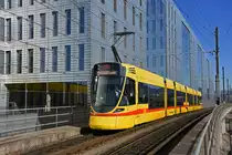 Be 6/10 Tango 152, auf der Linie 11, fährt zur Haltestelle Peter Merian. Die Aufnahme stammt vom 21.02.2021.