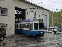 VBZ Linie 3 Wagennummer 2019 verlässt die Halle des Depots Kalkbreite
 Wegen einer Demonstration mussten die Linien 2 und 3 über das Depot Kalkbreite umgeleitet werden. Datum: 1. 5. 2021