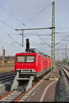143 175-8 ist mit einer unbekannten Schwesterlok in Halle(Saale)Hbf auf Gleis 150 abgestellt.
Aufgenommen am Ende des Bahnsteigs 6/7.

🧰 Salzland Rail Service GmbH (SRS)
🕓 24.4.2021 | 18:18 Uhr